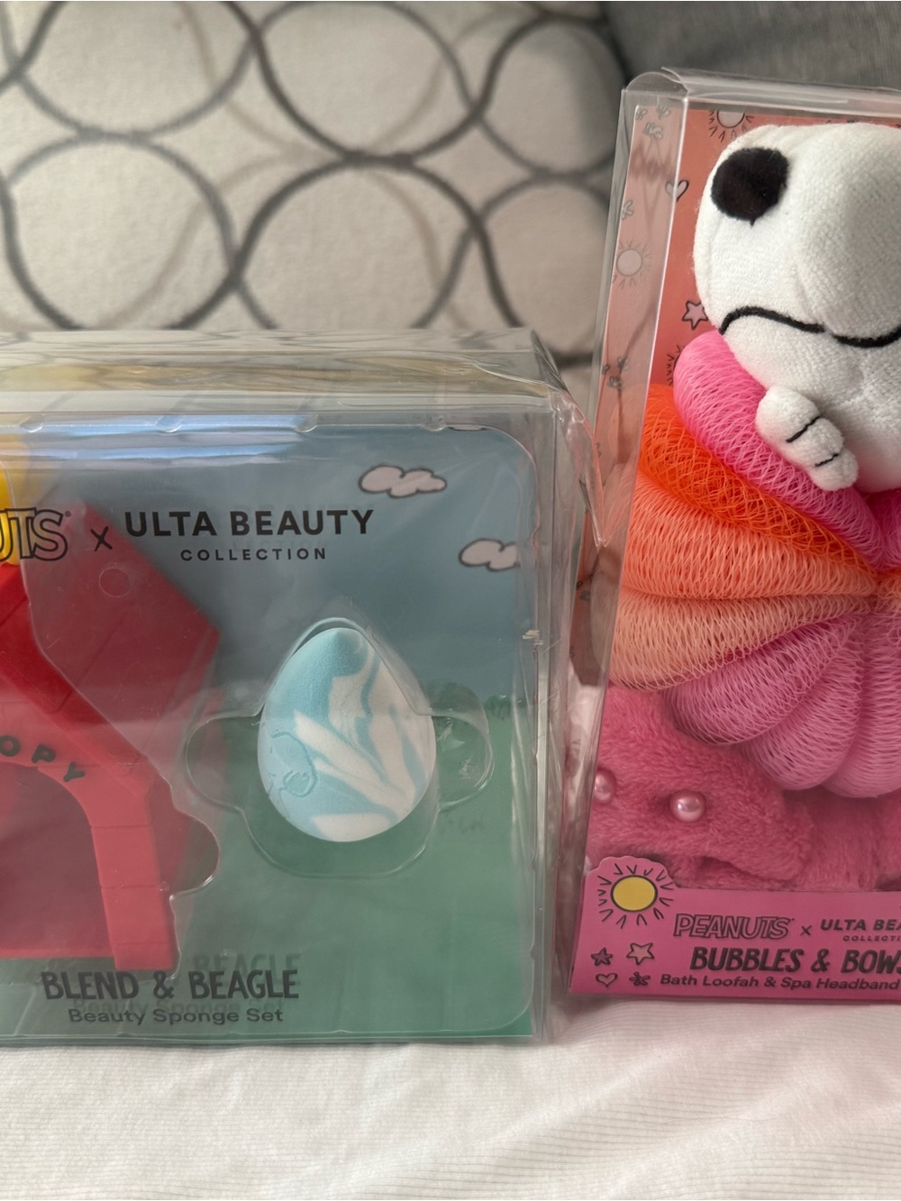 Ulta Beauty Kids Swirl Teardrop Makeup Sponge in Light Blue & White